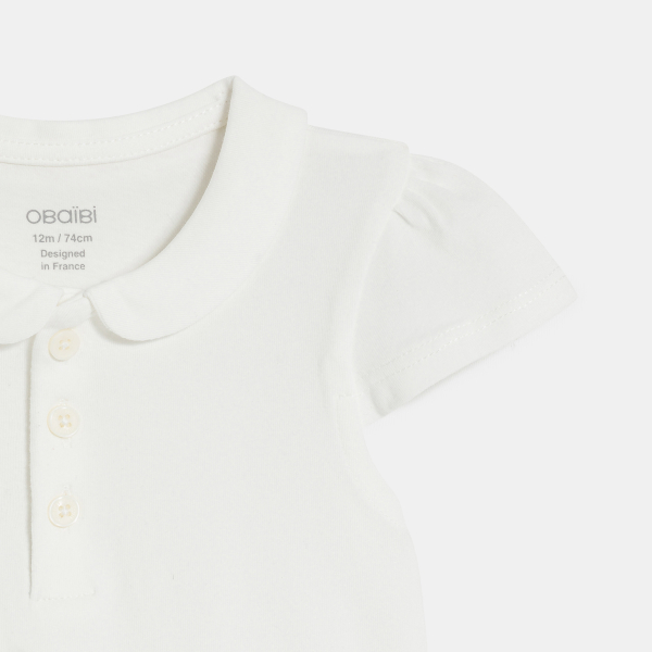 قميص بولو من القطن بياقة مستديرة، باللون الأبيض للفتيات الصغيرات.